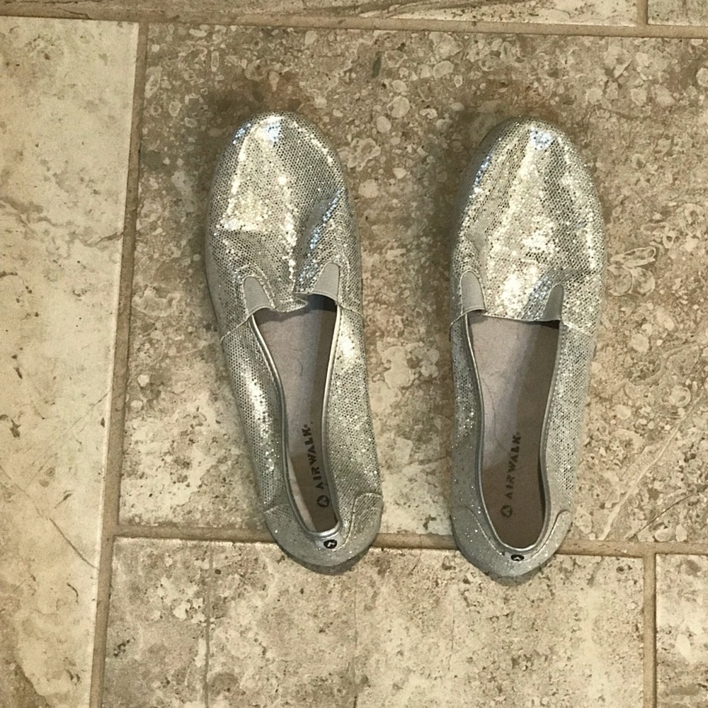 Airwalk Silver Sparkle Loafers- 8.5